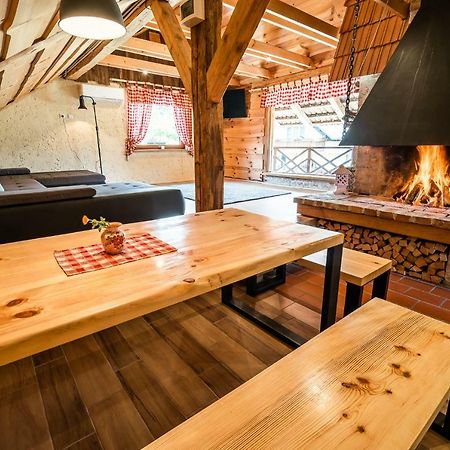 Apartment With Sauna Pr' Geci Dobova Eksteriør bilde